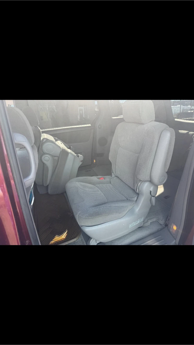 2004 Red Toyota Sienna Minivan - photo 2