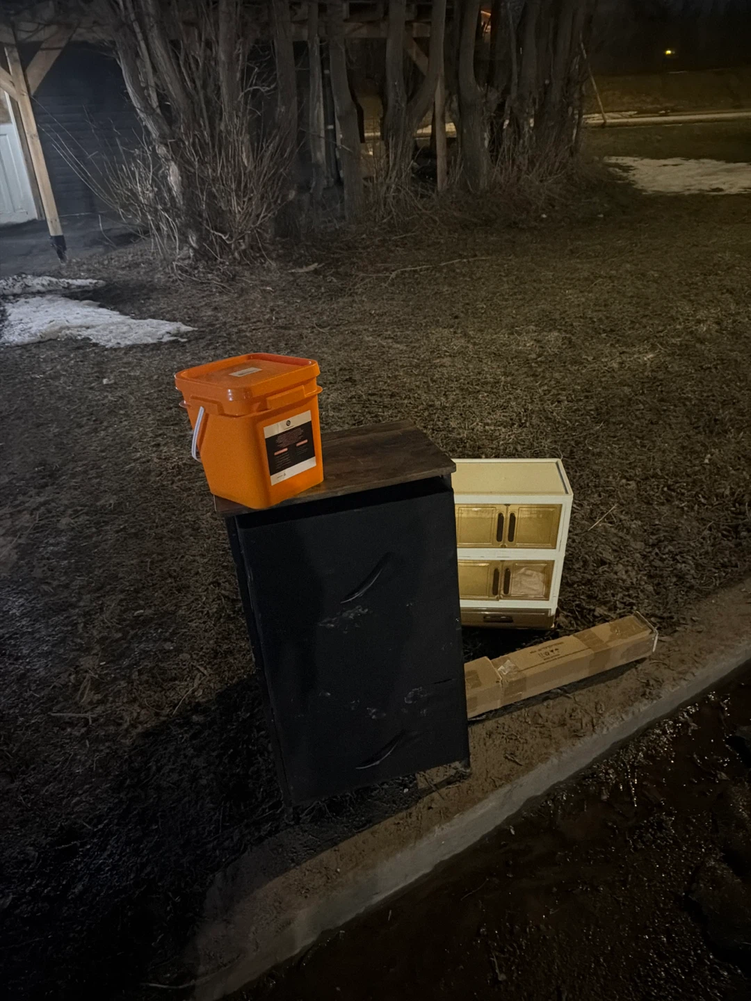 Free furniture and gym chalk