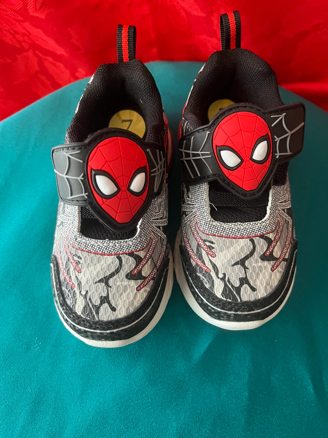 Kids Spiderman Shoes Size 7, new. (Pending)  They light up! - photo 4