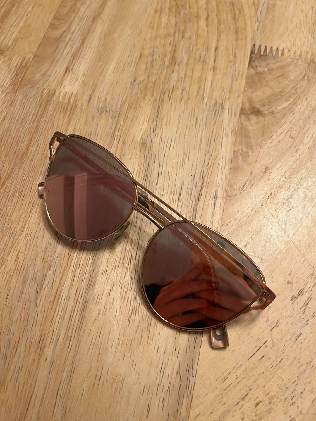 Gold Tone Aviator Sunglasses