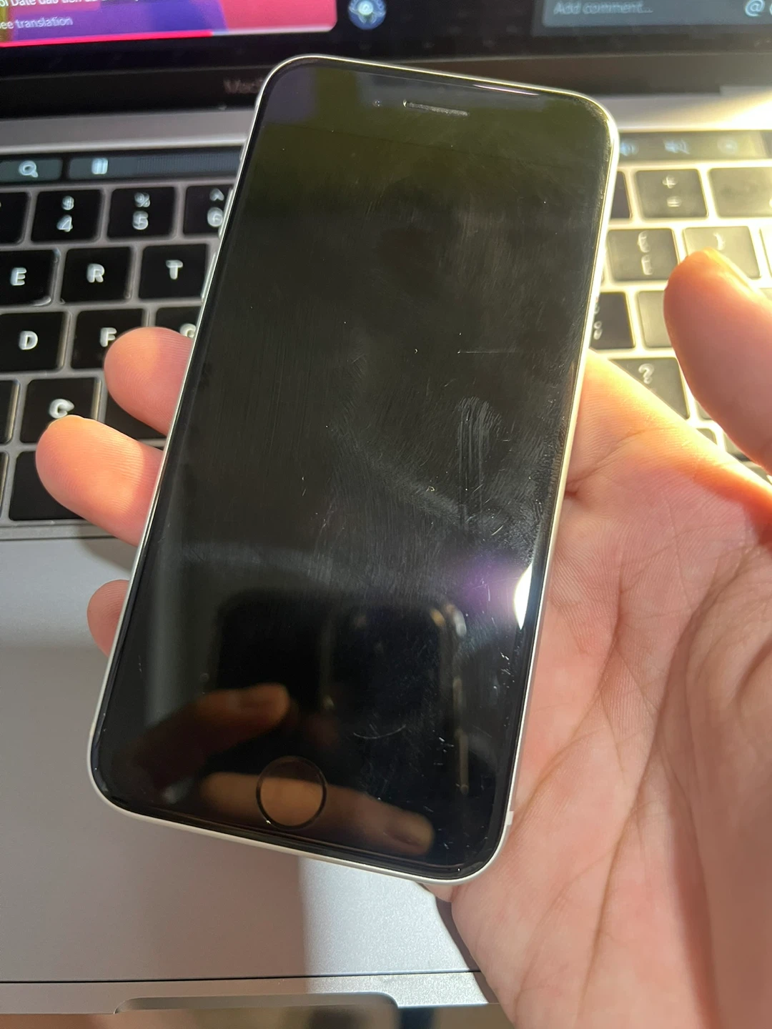 Apple iPhone SE (2nd Gen) - White