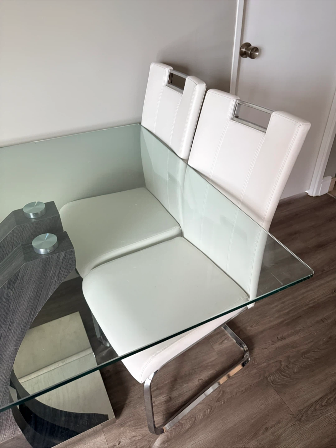Glass Dining Table with 4 White Chairs - photo 3