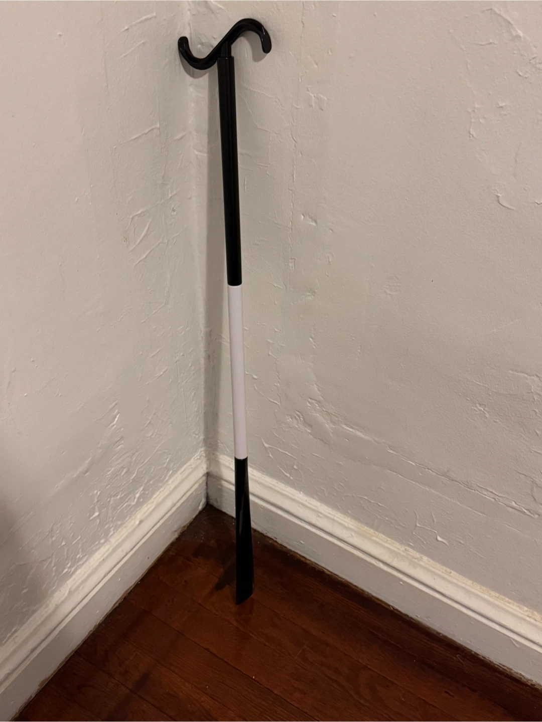 Black and White Shoe Horn with Hook