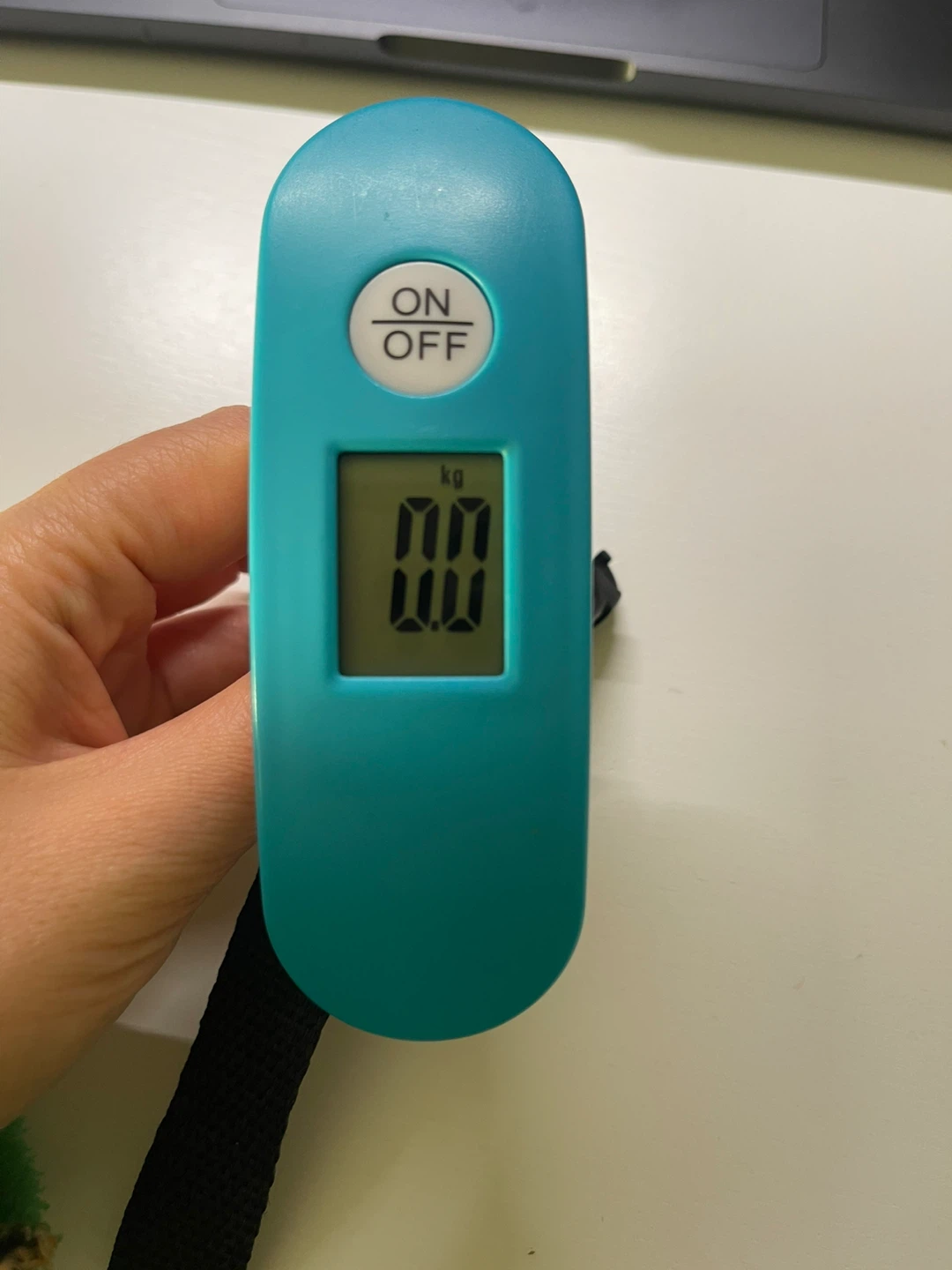 Mini Luggage Scale (Travel Essential!) ✈️