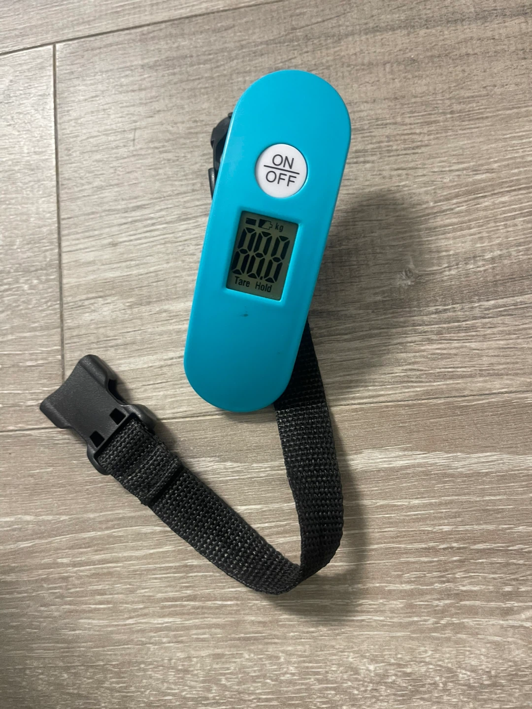 Mini Luggage Scale (Travel Essential!) ✈️ - photo 3