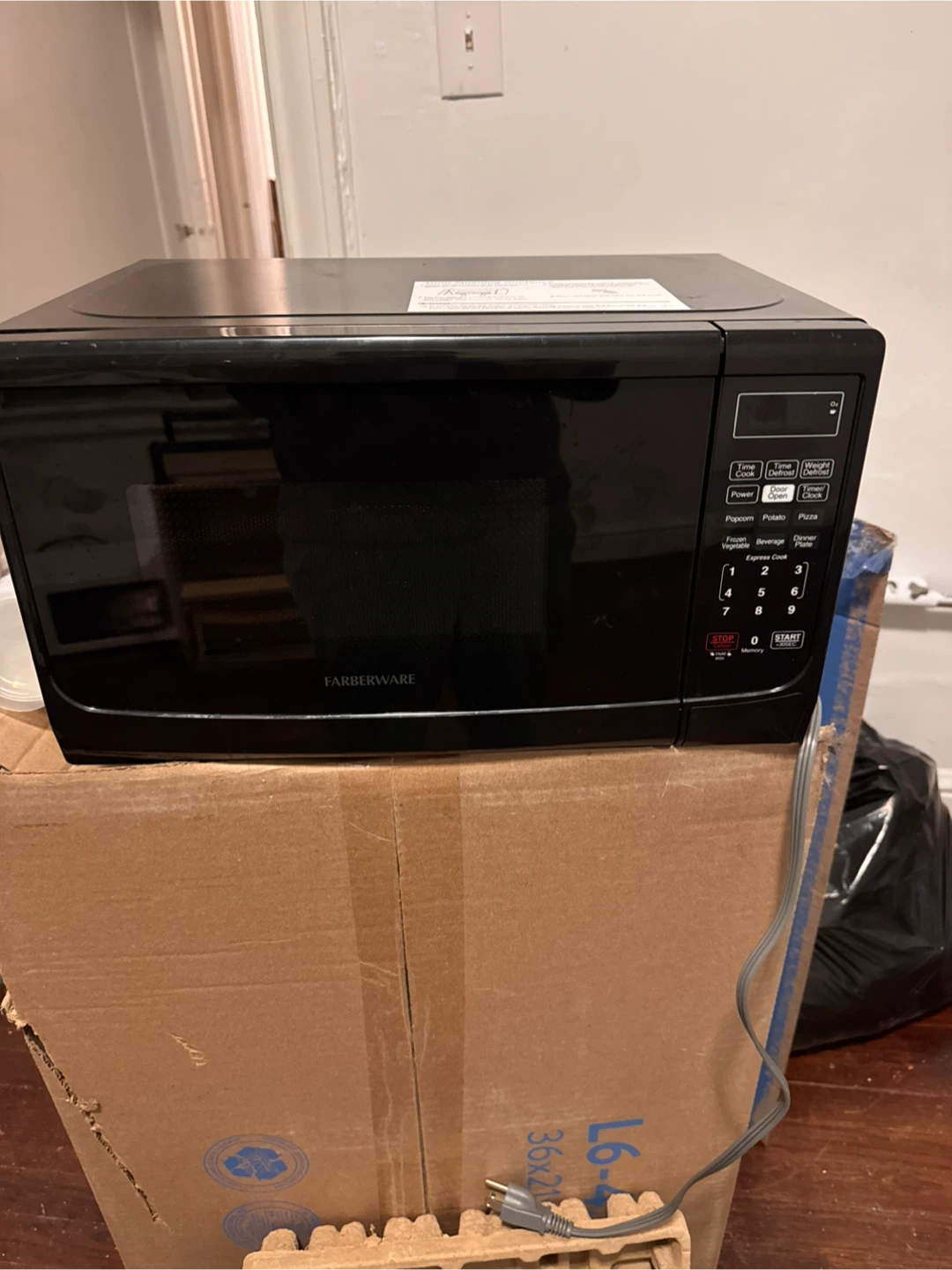 Farberware Microwave Oven - Black