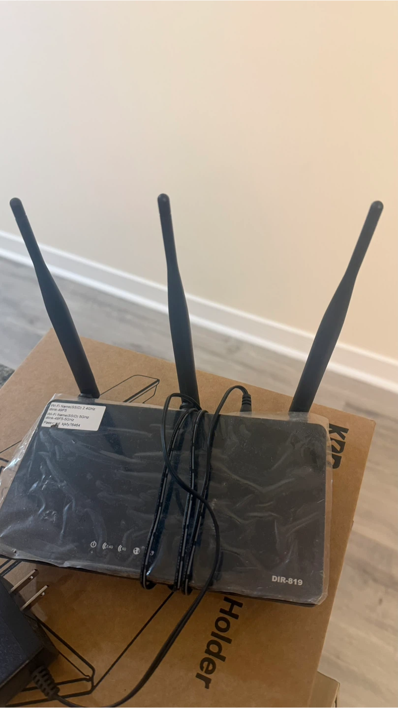 D-Link DIR-819 AC1200 Wi-Fi Router