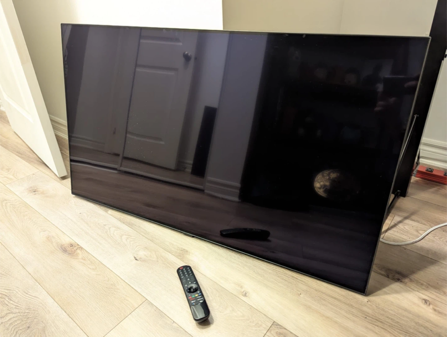 LG OLED 48 Inch TV - photo 2