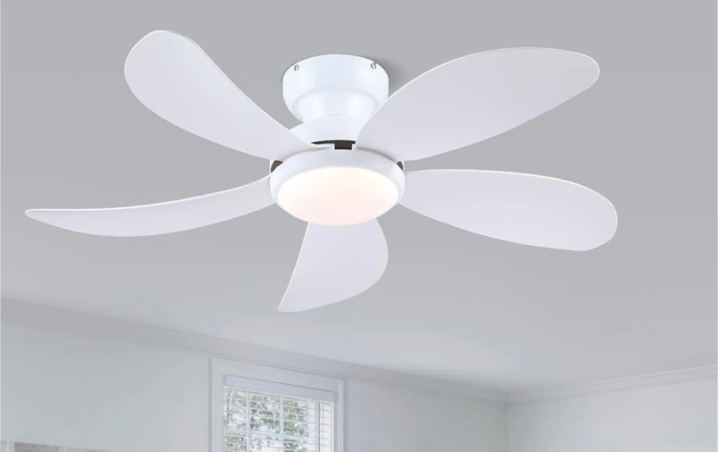 White 6-Blade Ceiling Fan with Light