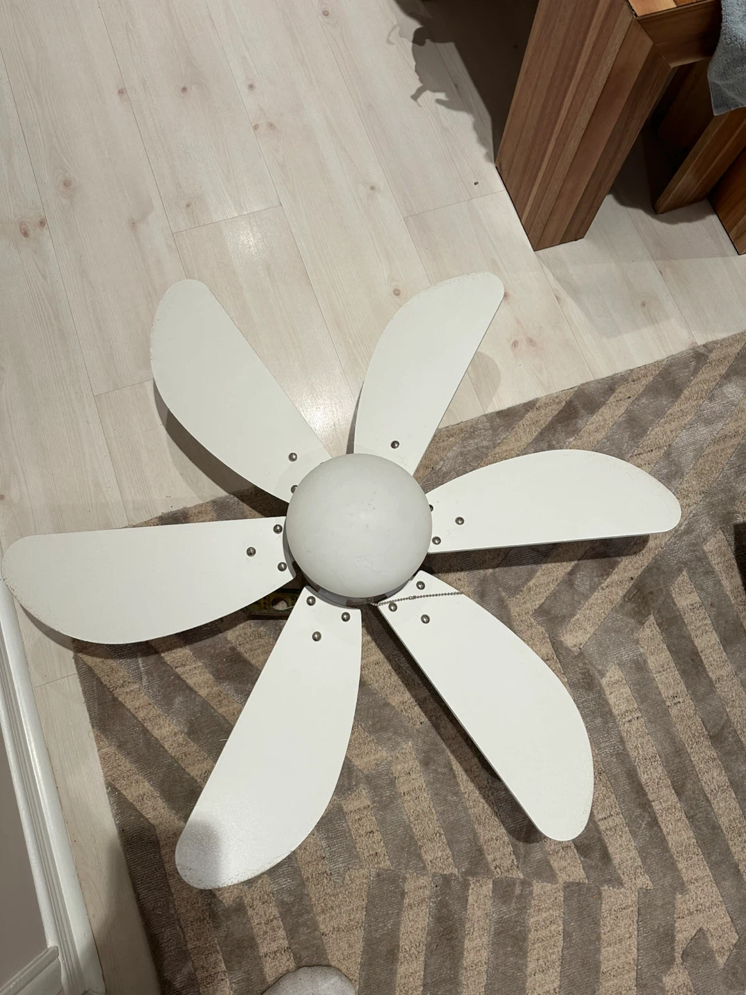 White 6-Blade Ceiling Fan with Light - photo 3