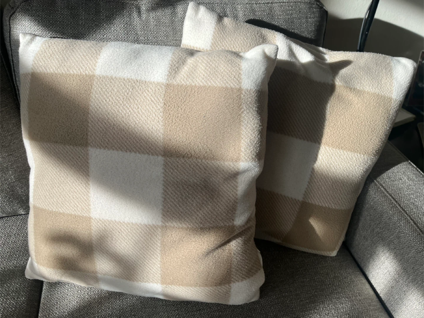 4 Plaid Throw Pillows