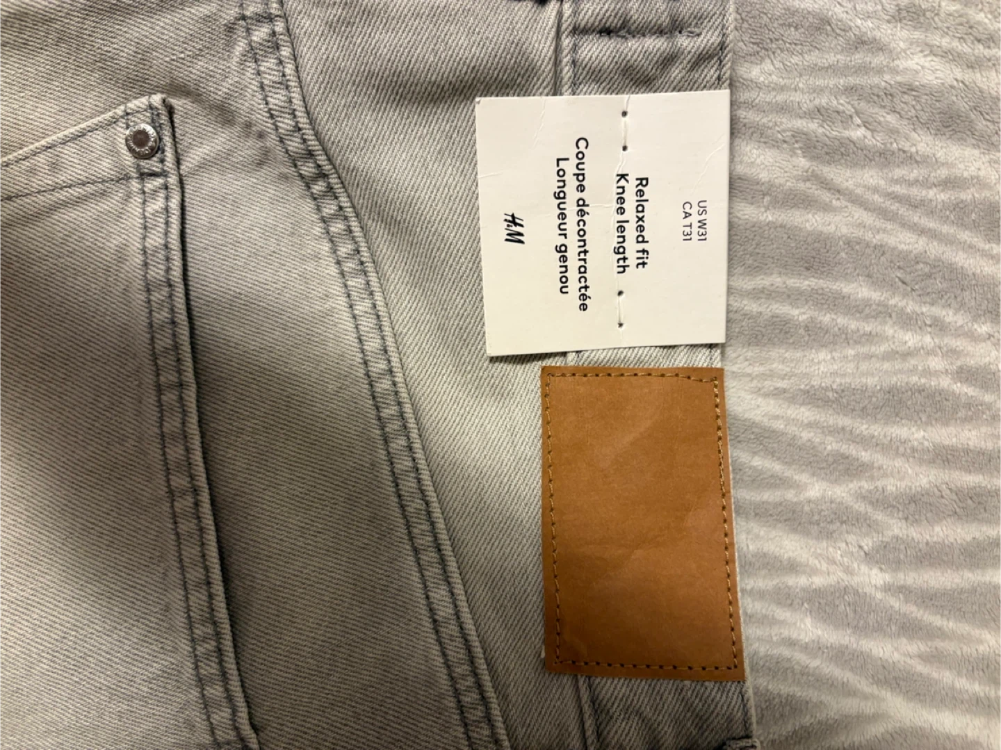 H&M Relaxed Fit Knee Length Denim Shorts - photo 3