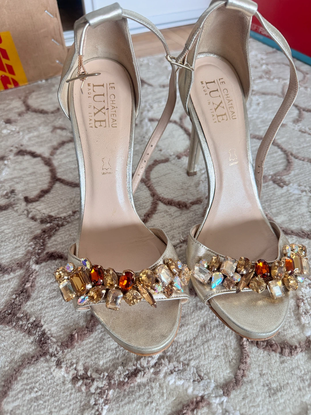 Le Chateau Luxe Embellished Gold Heels Size 38 - photo 2