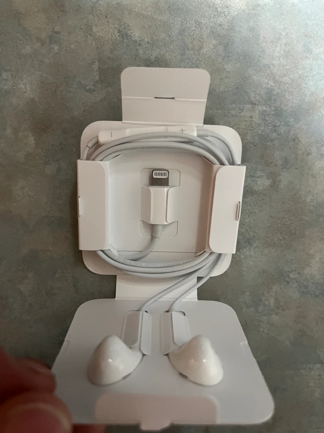 Apple EarPods with Lightning Connector - photo 2