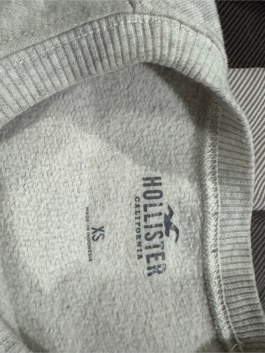 Hollister California Lake Tahoe Ski Lodge Sweatshirt Size XS - photo 3