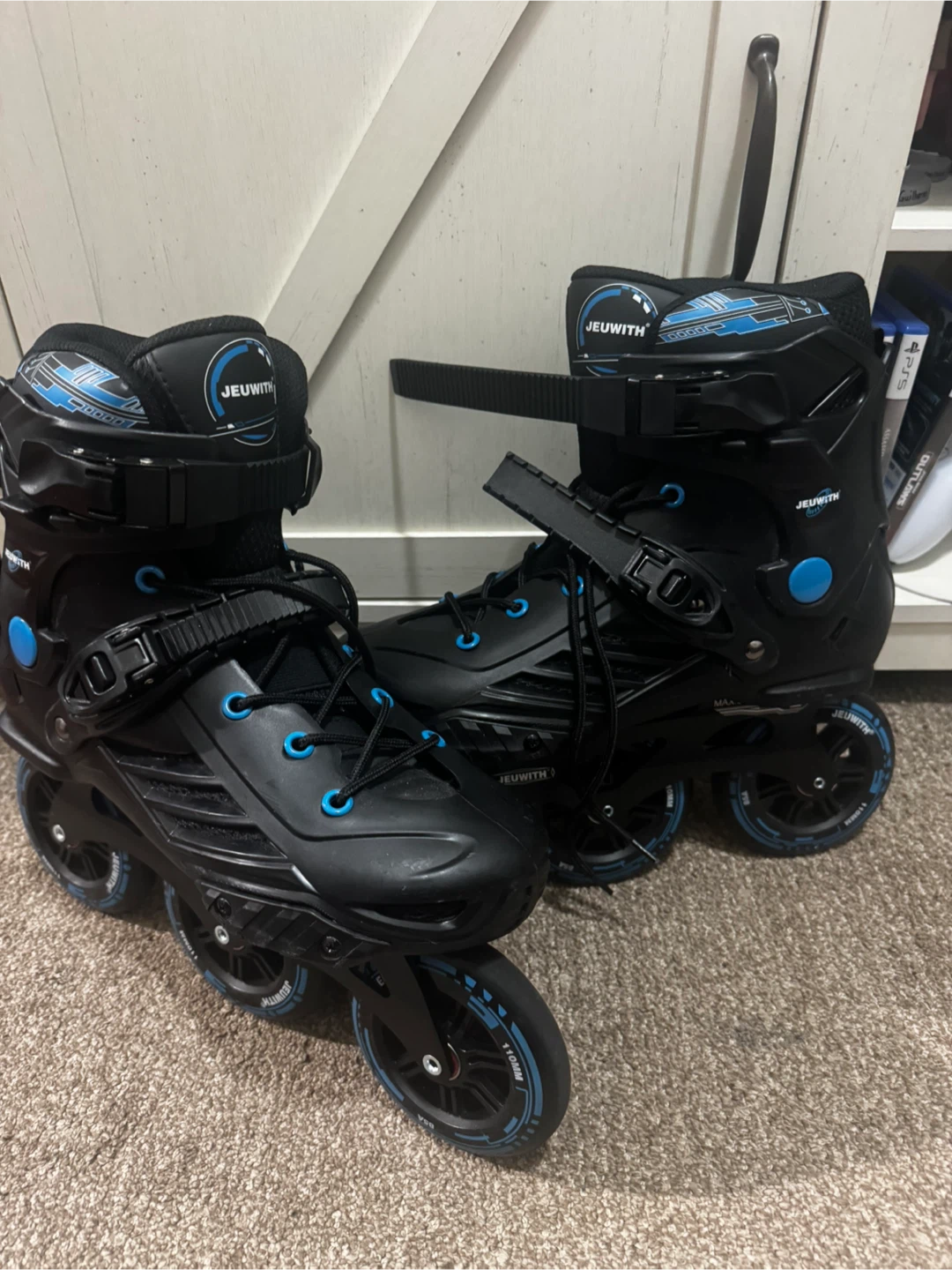 Jeuwith Black & Blue Inline Skates