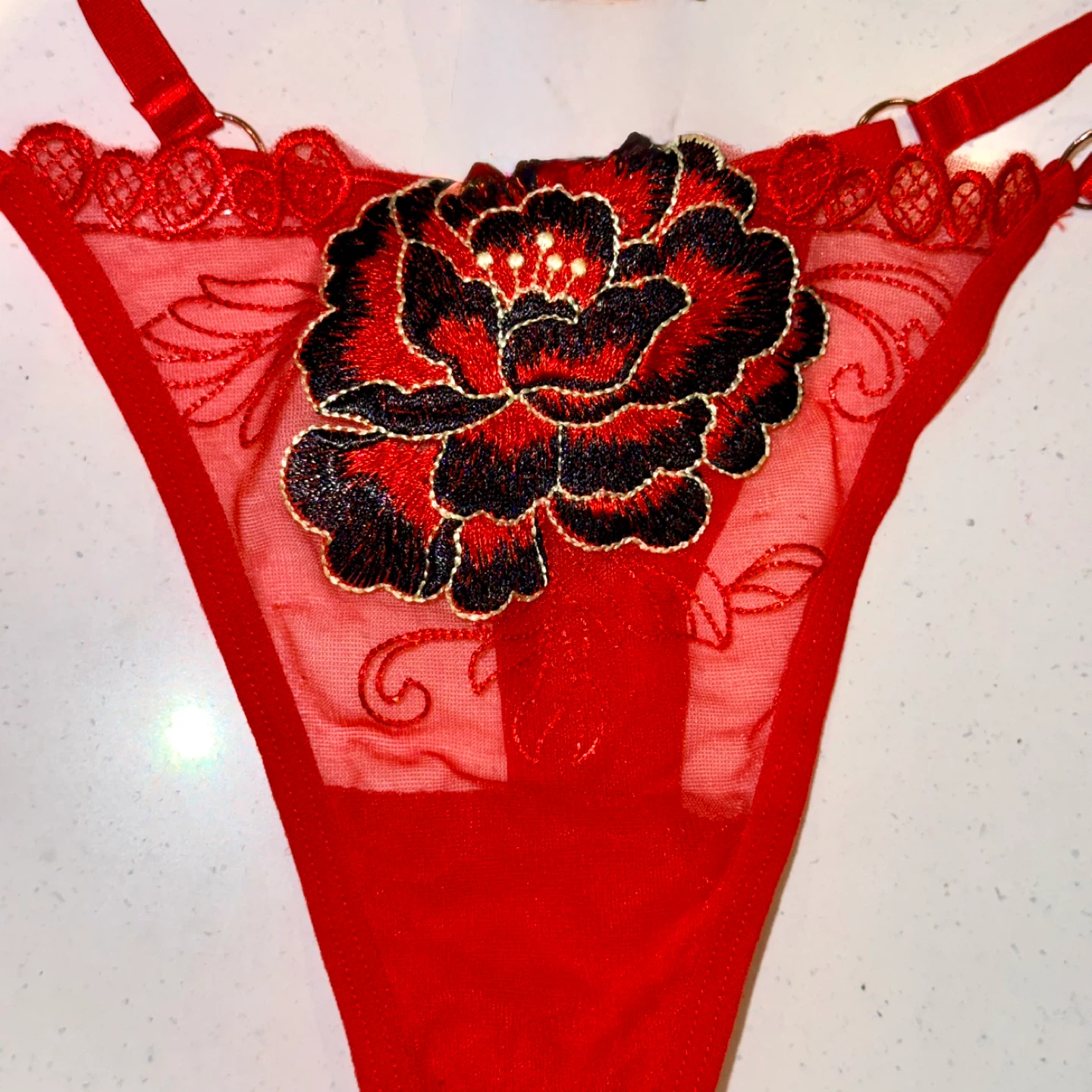 NEW Mesh Embroidered Red Thong - Medium - photo 3
