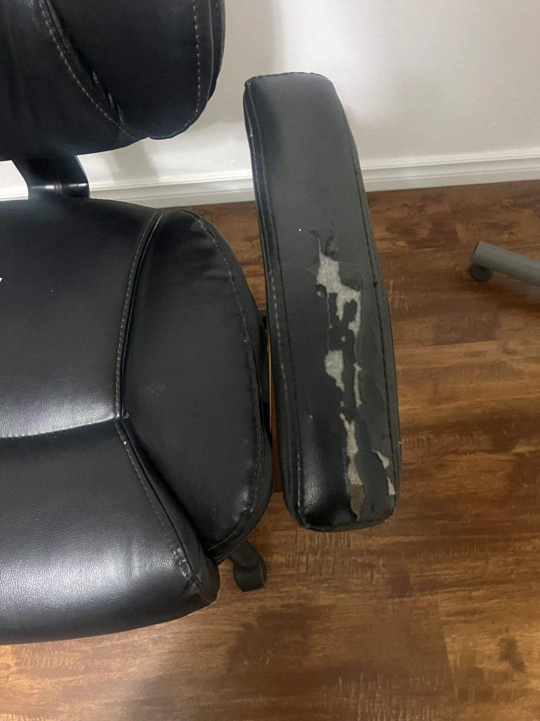 Black Office Chair - photo 2