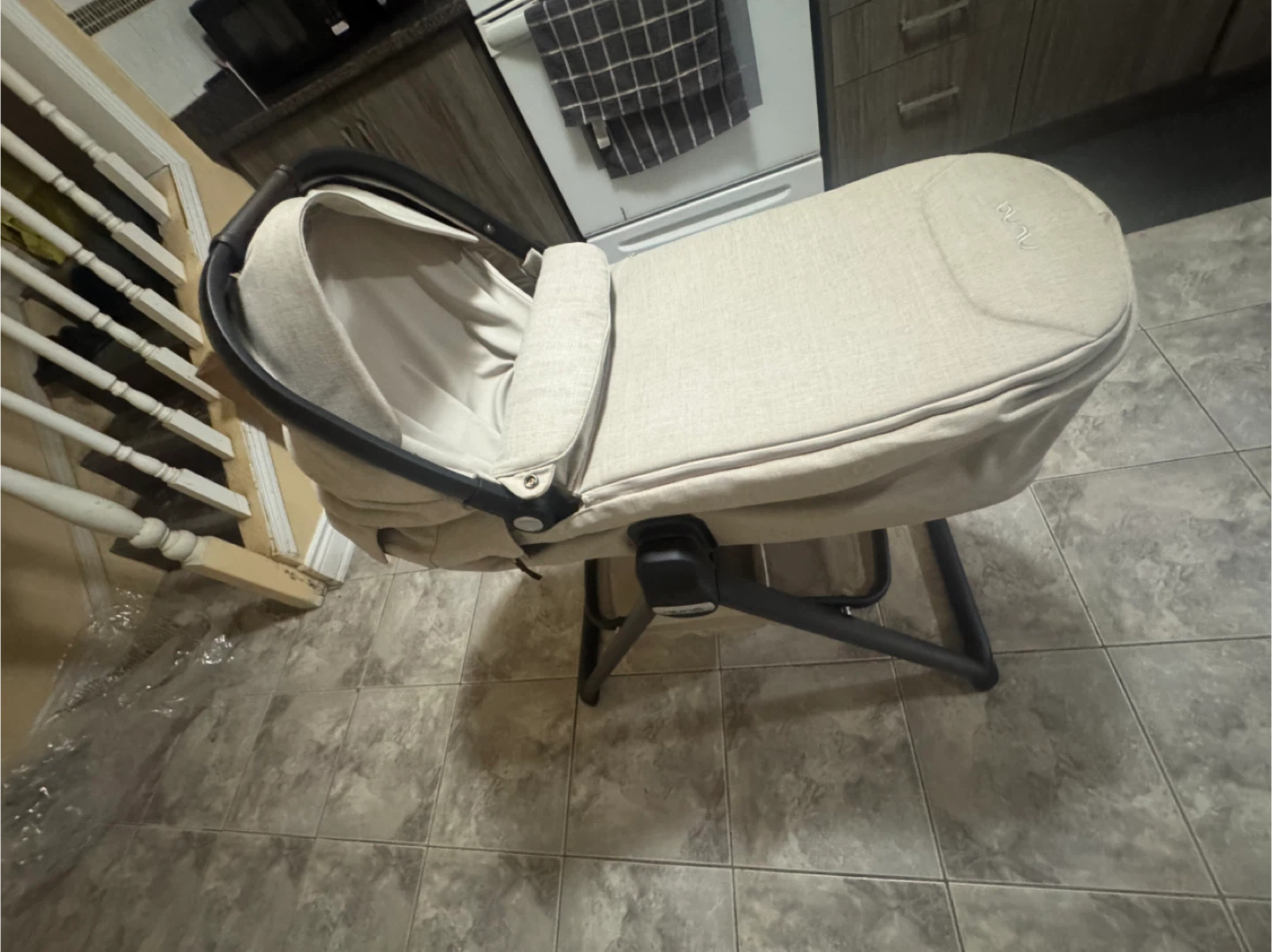 Nuna Bassinet Stand