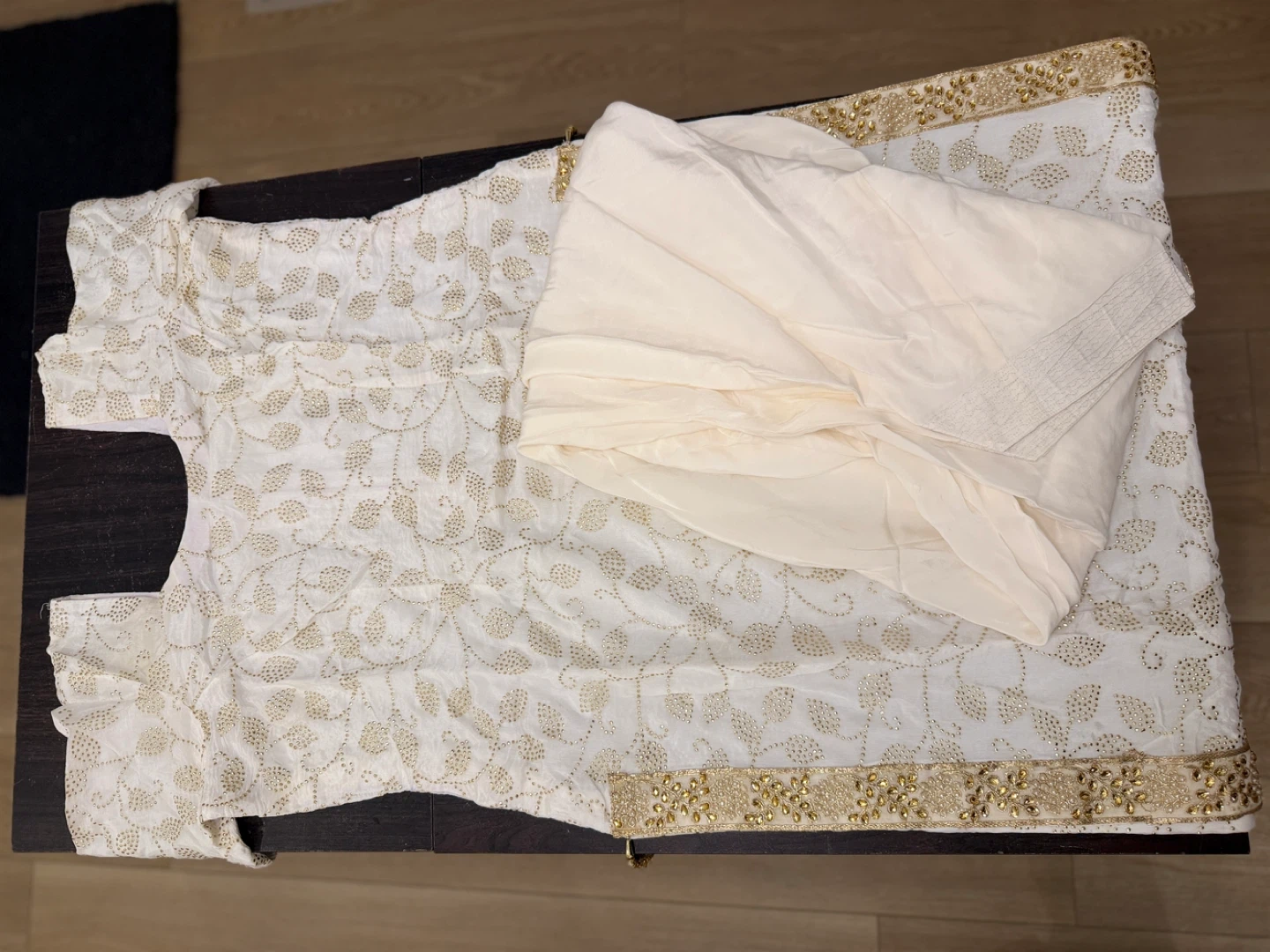 White & Gold Embroidered Kurti with Salwar, Palazzo and Dupatta - photo 2