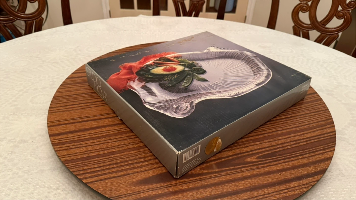 Glass Serving Platter with Decorative Edges