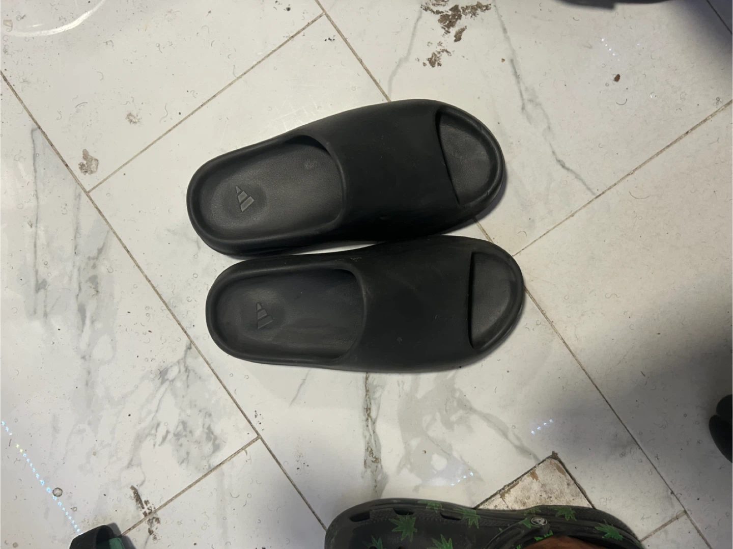 Adidas Yeezy Slides - photo 3