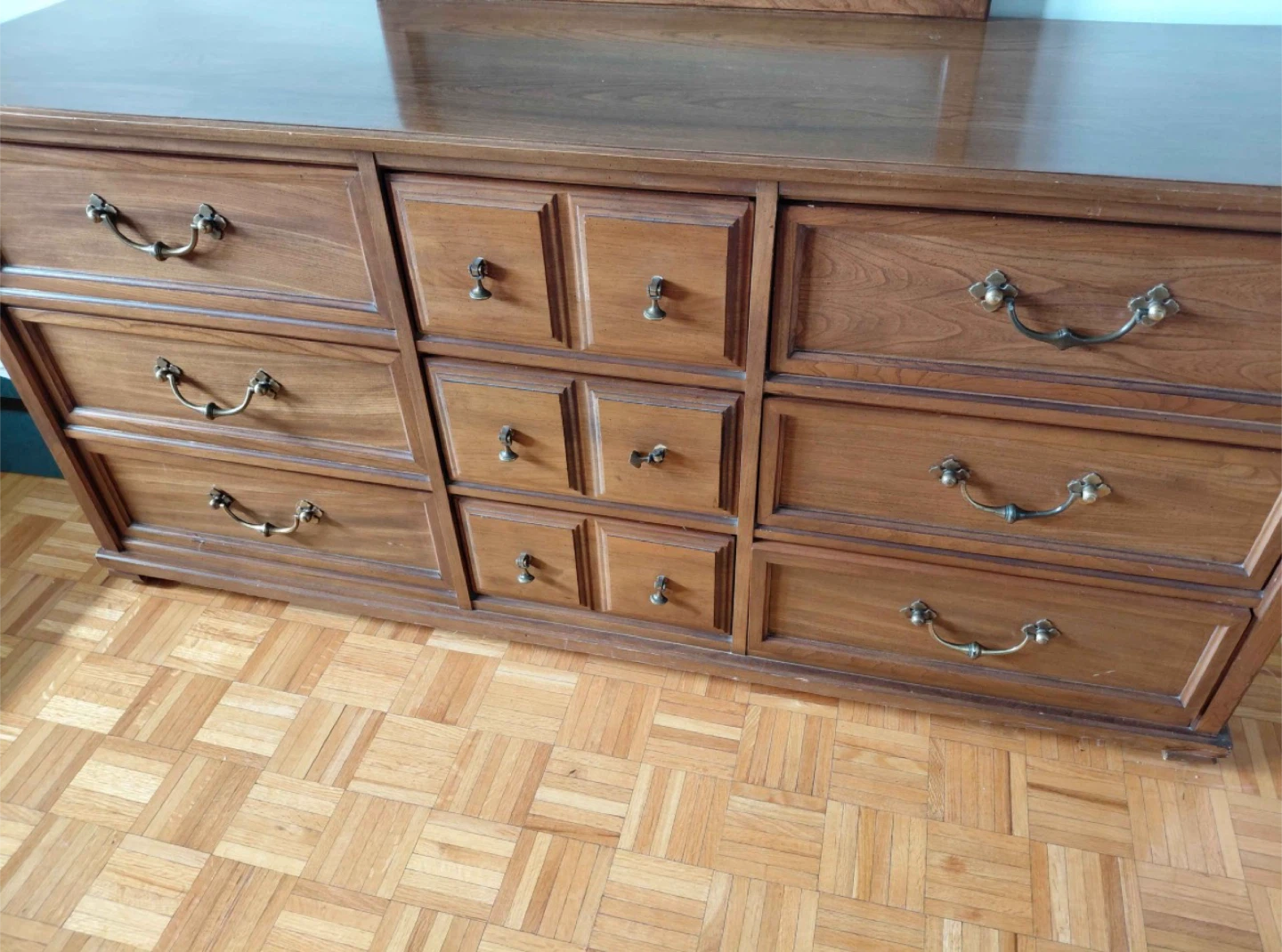 Solid Wood Dresser with Mirror - photo 3