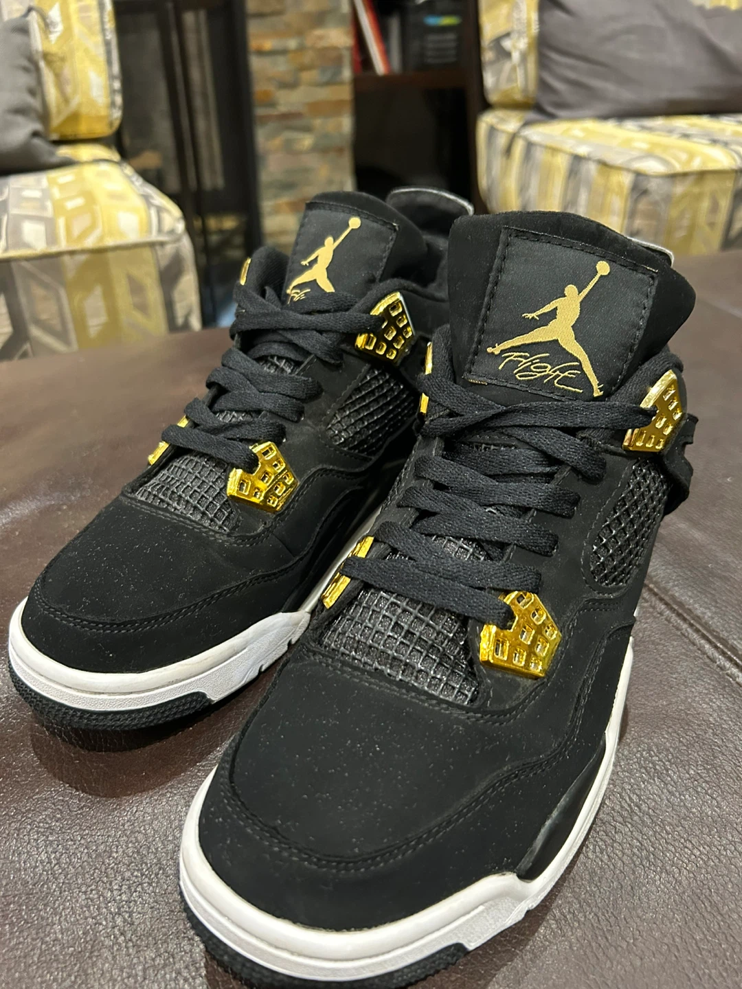 Air Jordan 4 Retro Sneakers - Black and Gold - photo 2