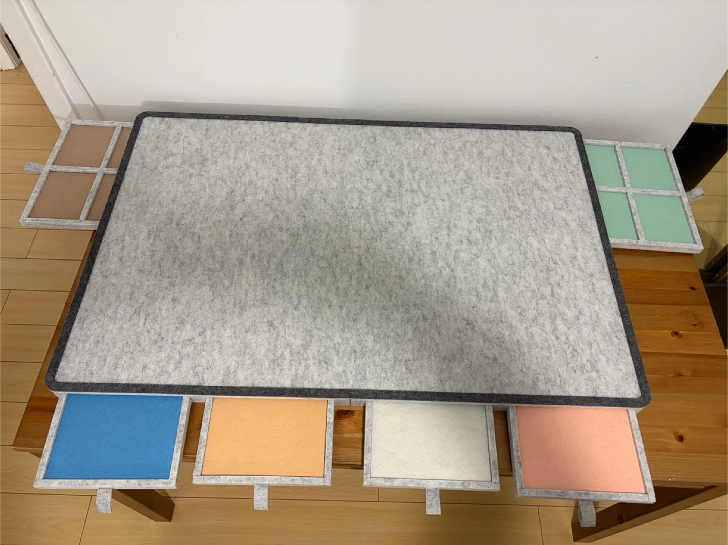 Foldable and tilted Puzzle board with Drawers