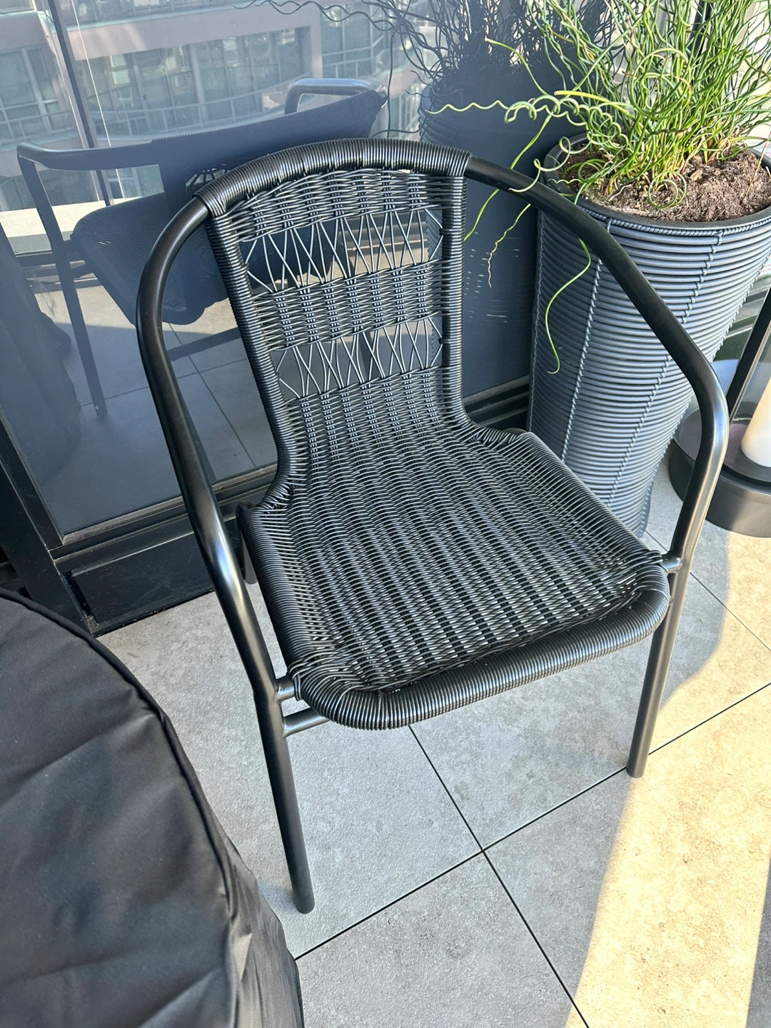 CB2 Black Woven Patio Chair - photo 2