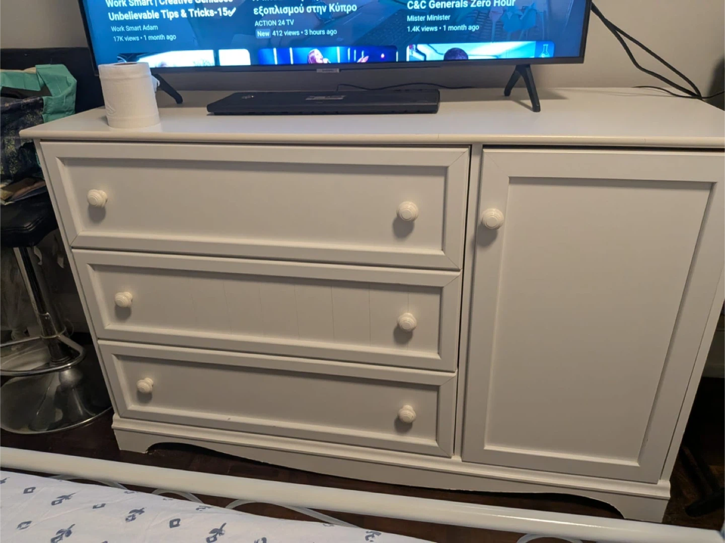 White Dresser with 3 Drawers and Cabinet - photo 2