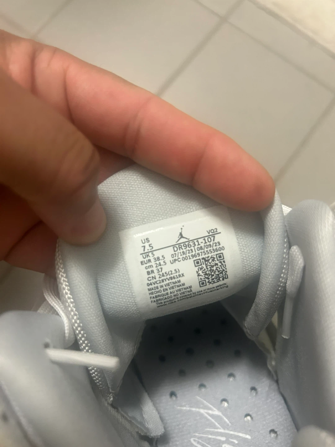 Air Jordan 11 CMFT Low Shoes