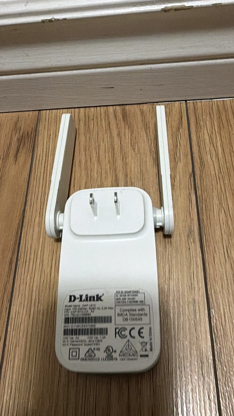 D-Link DAP-1610 AC1200 Wi-Fi Range Extender - photo 2