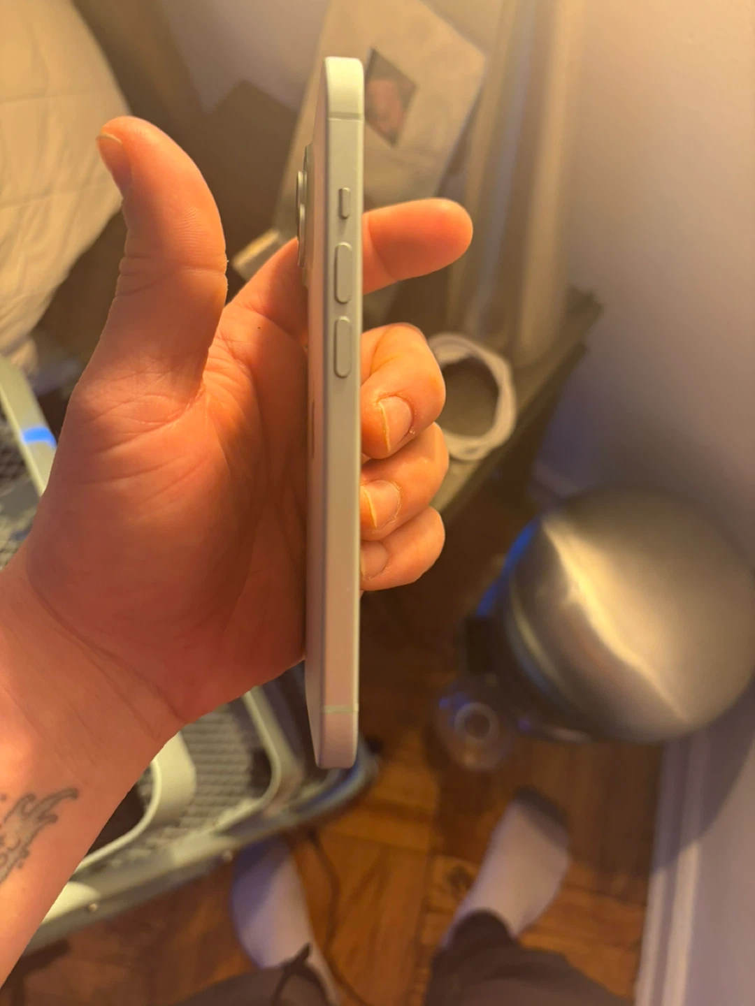 GREEN Apple iPhone 15! Preowned in Mint condition.