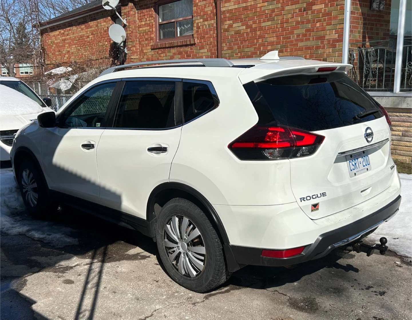 White Nissan Rogue SV AWD SUV - photo 3