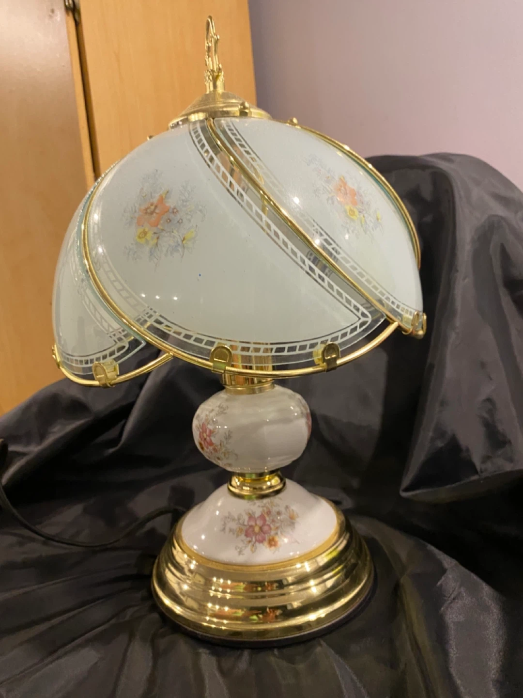 Vintage Floral Table Lamp