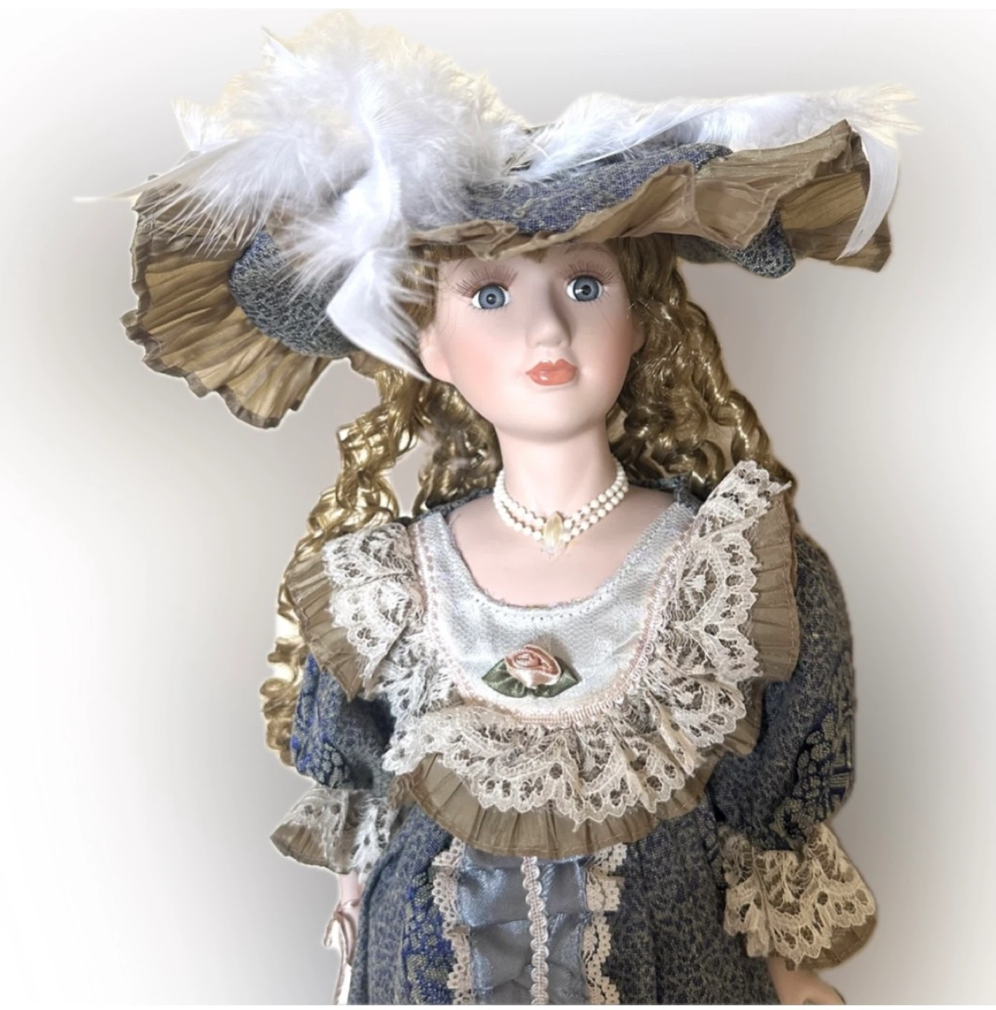 Brand new in the box porcelain collectable doll - photo 4