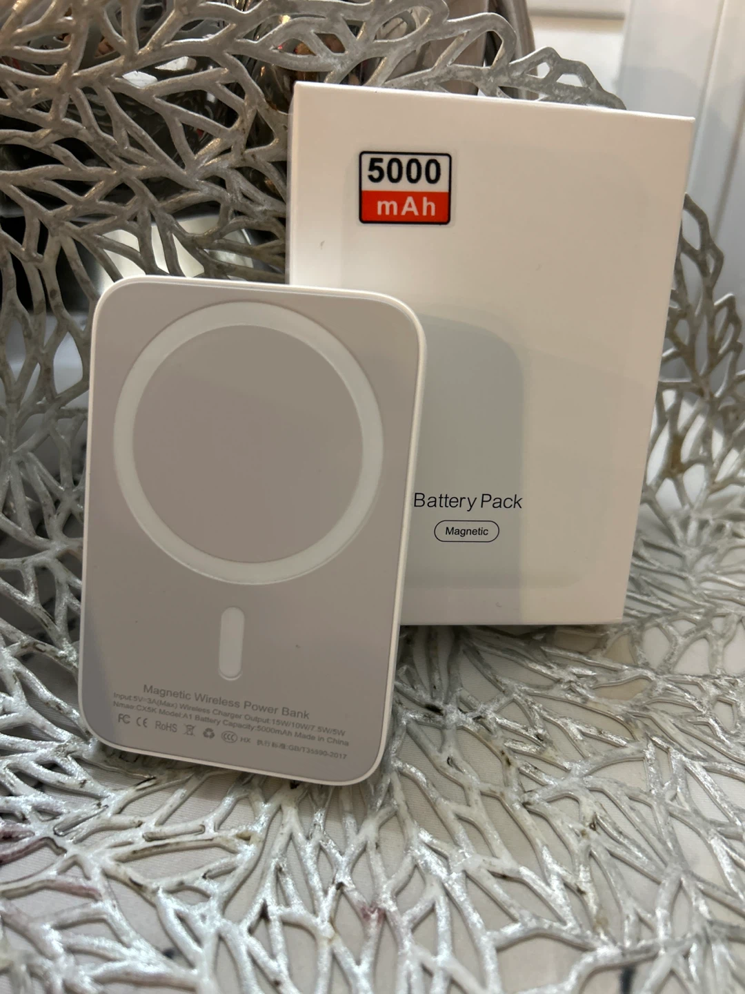 White 5000mAh Magnetic Battery Pack - photo 2