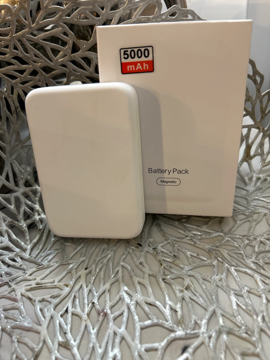 White 5000mAh Magnetic Battery Pack - photo 4