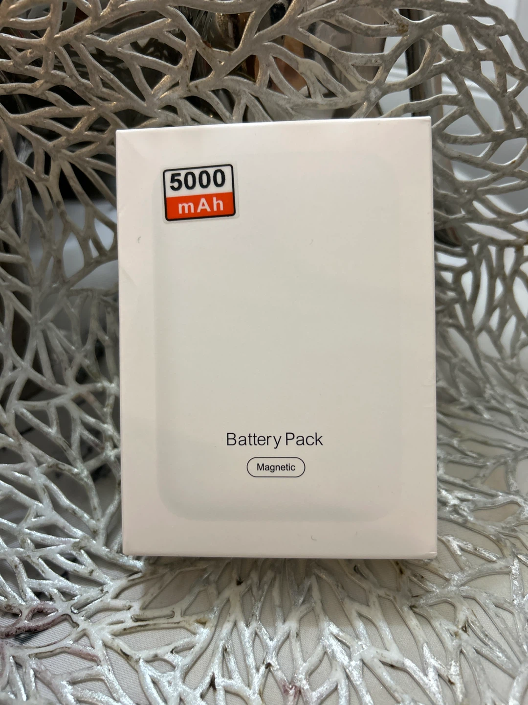 White 5000mAh Magnetic Battery Pack