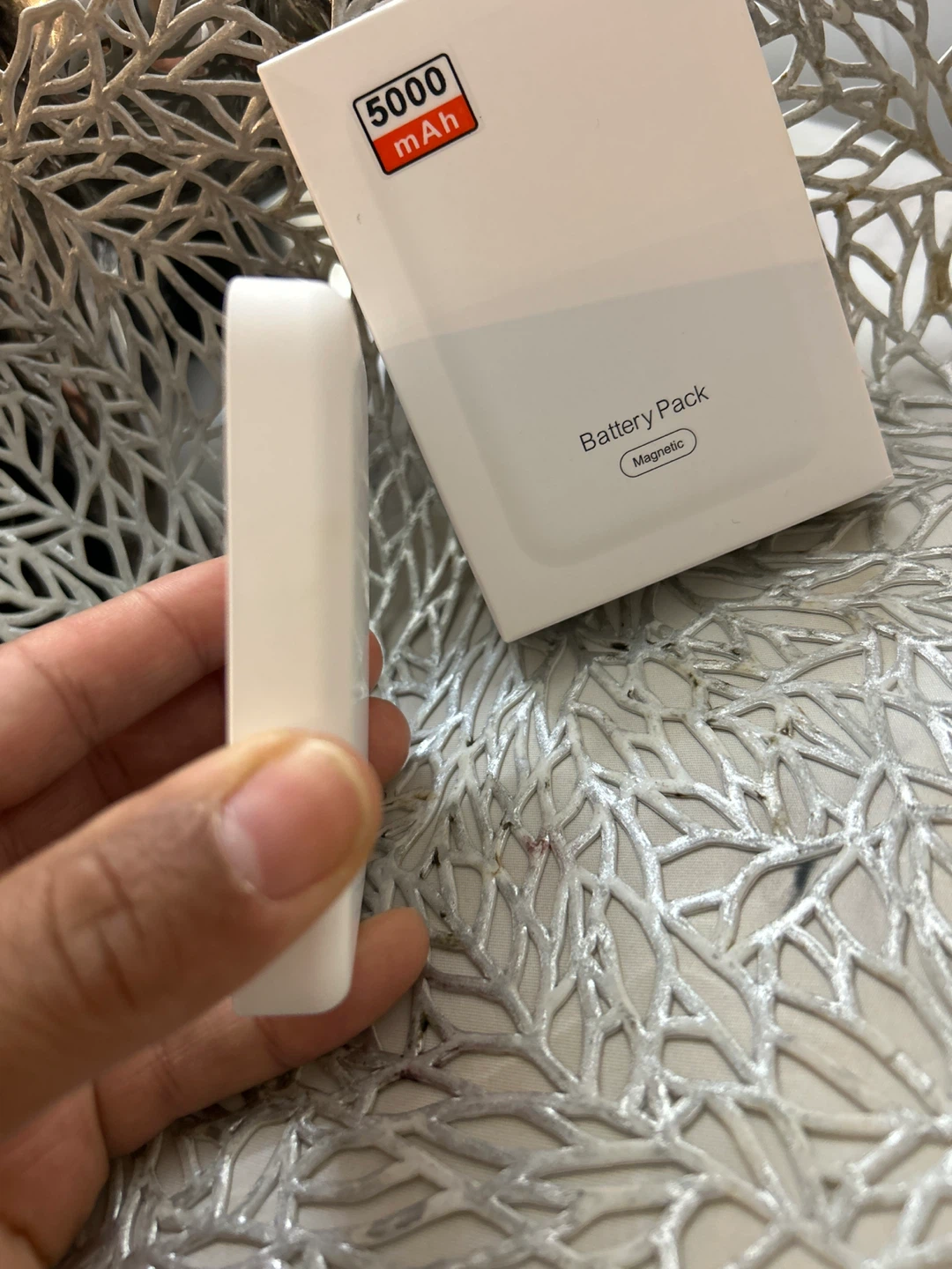 White 5000mAh Magnetic Battery Pack - photo 3