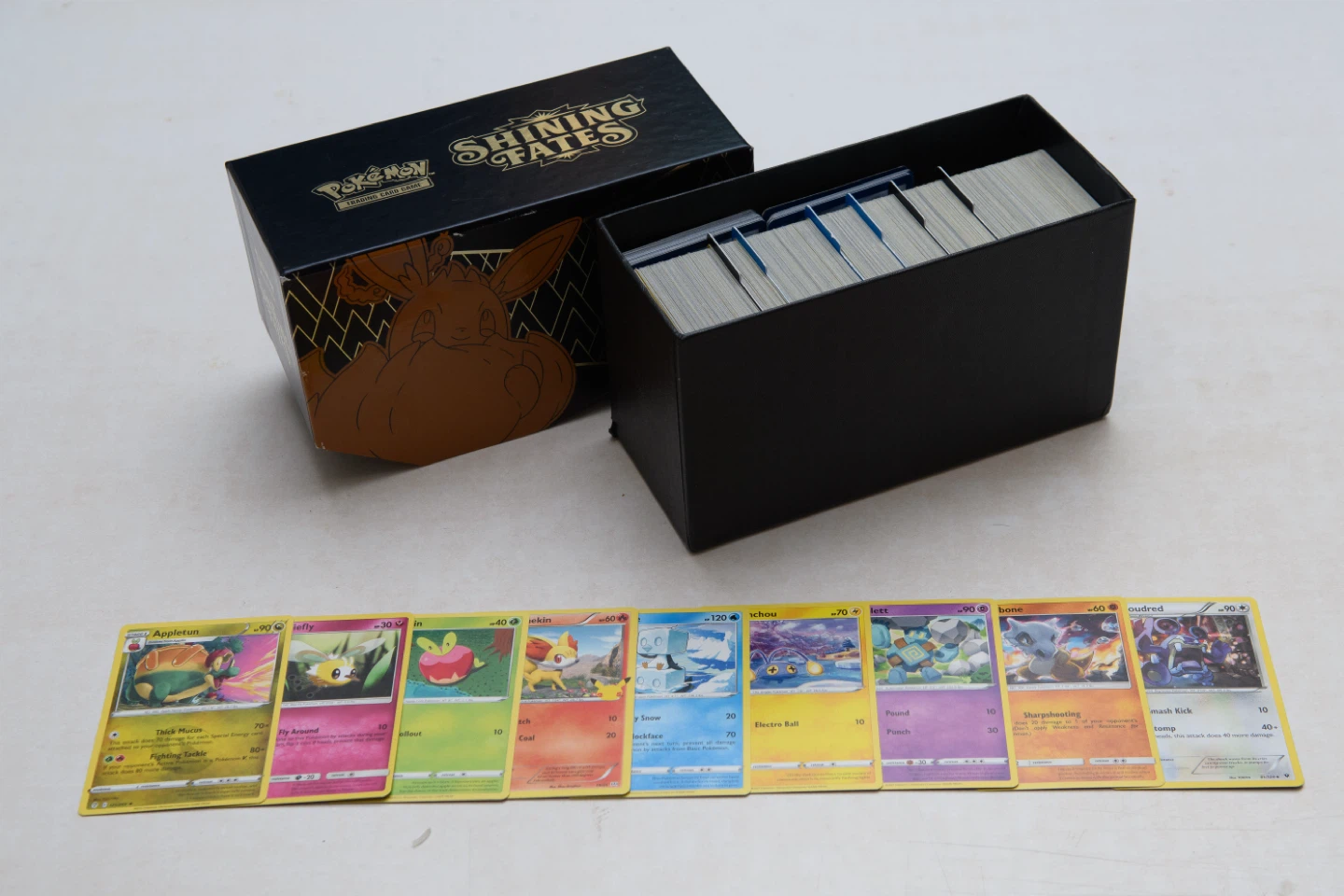 Shining Fates Box w/ Common Pokémon Cards