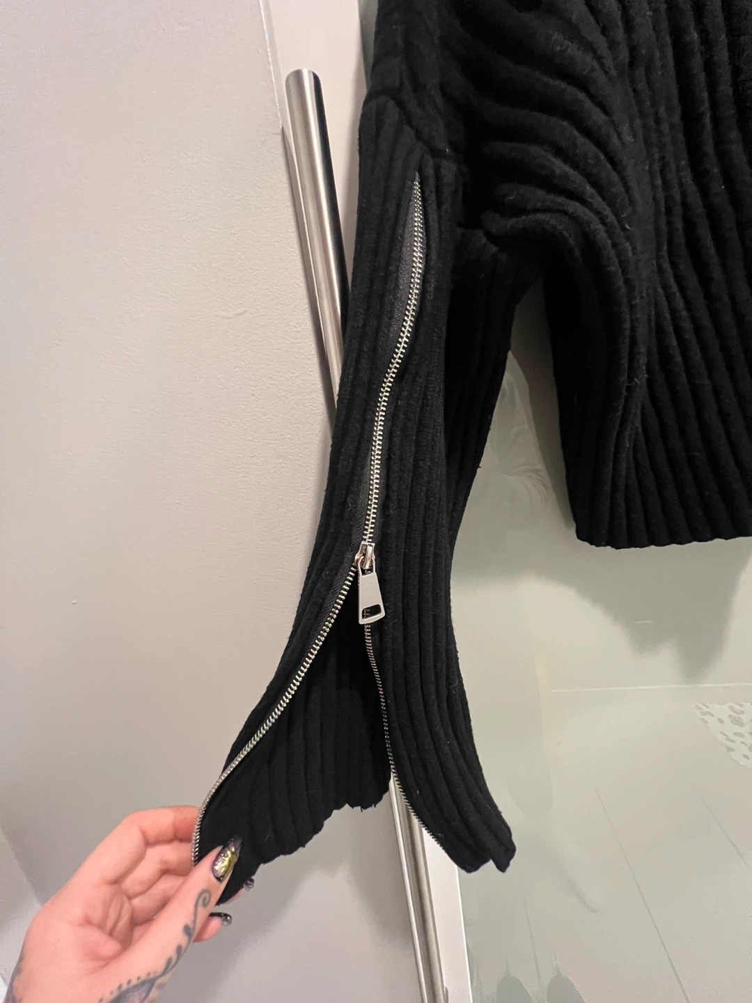Zara Knit Black Crop Sweater w/ Zipper Sleeves - Size M - photo 2