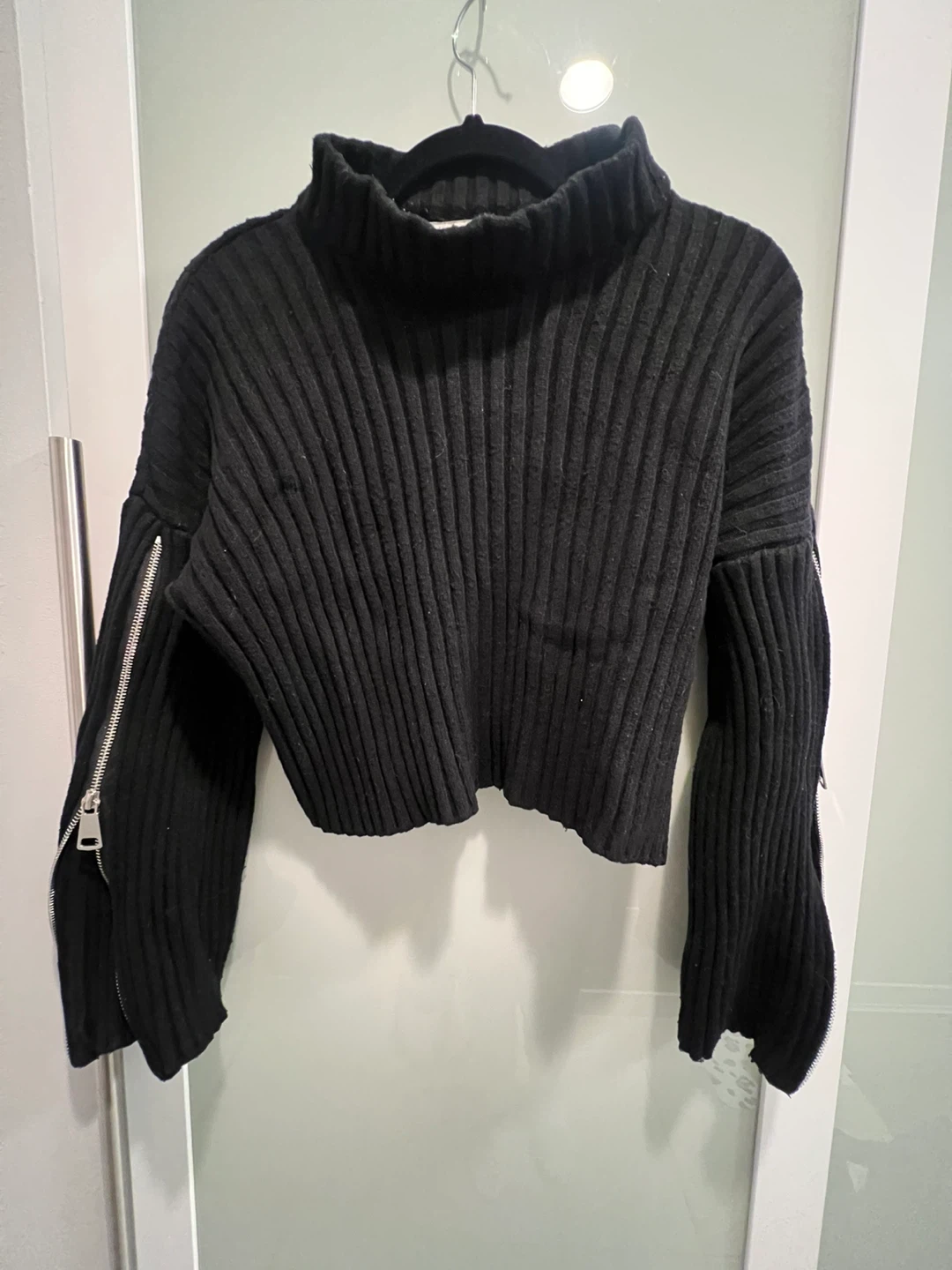 Zara Knit Black Crop Sweater w/ Zipper Sleeves - Size M