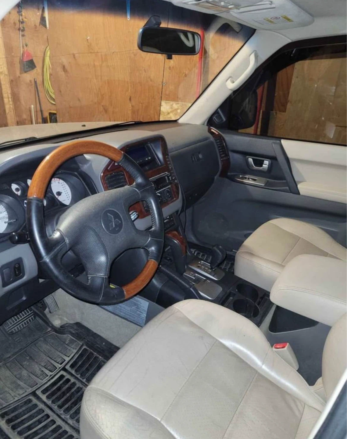 Mitsubishi Montero Sport SUV- Moving Sale - photo 3