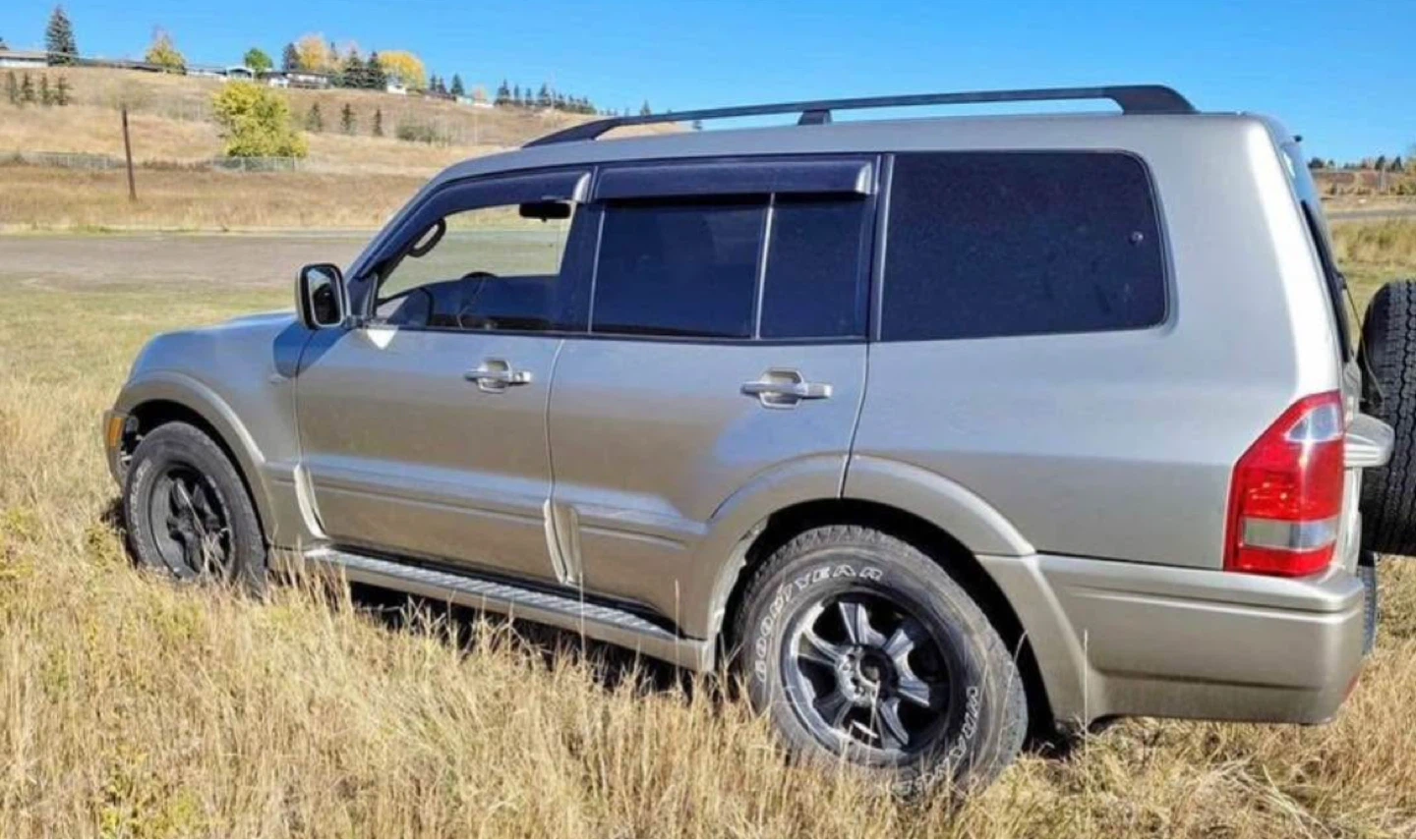 Mitsubishi Montero Sport SUV- Moving Sale - photo 4