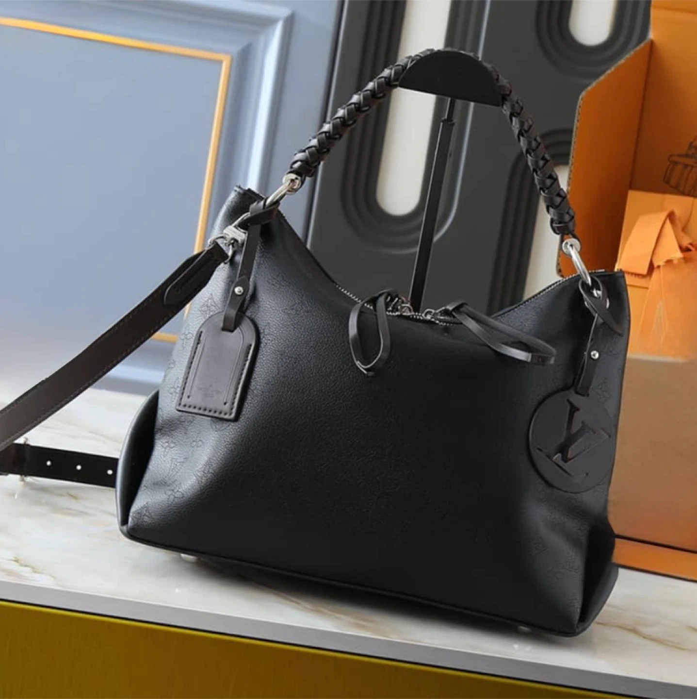 Louis Vuitton Beaubourg Hobo Mm Mahina Black 32Cm M56073 - photo 2