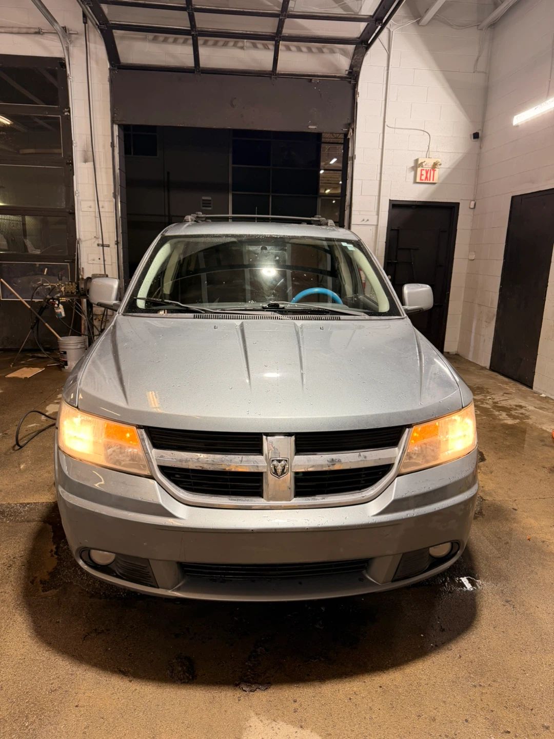 2010 Dodge Journey 7 Seats Clean title! - photo 2