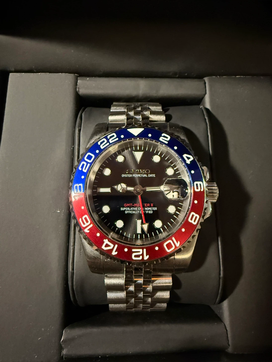 Seiko GMT "Pepsi" Oyster Perpetual Date Watch