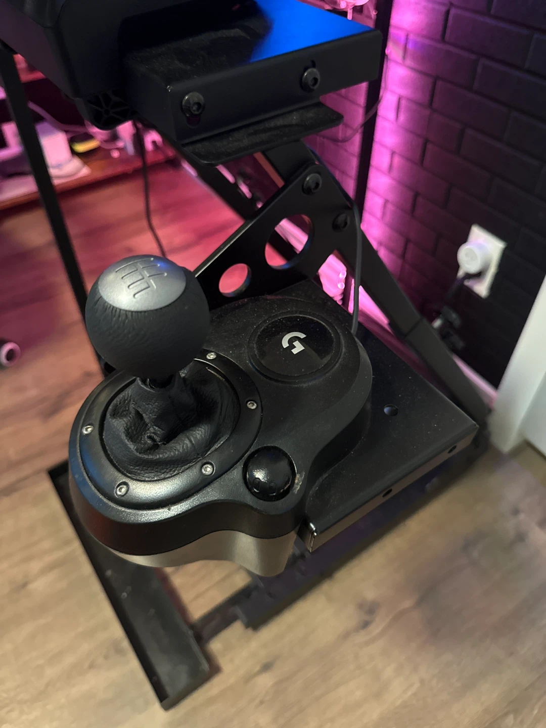 Logitech G29 Racing Wheel and Shifter with Pedals - photo 3